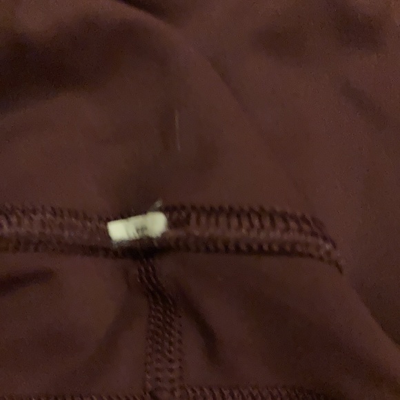 Lululemon Fast and Free 25” Tight Red Wine Size 2 - Picture 3 of 4